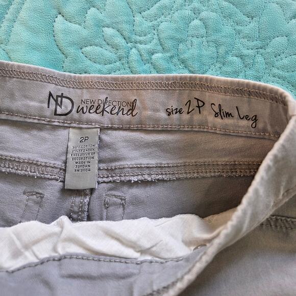 New Direction Weekend Light Grey Slim Leg Pull On Pants Woman's Size 2P - Picture 2 of 6